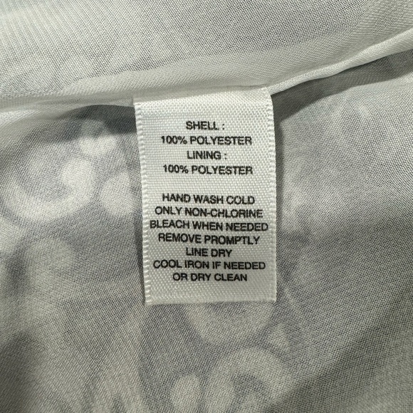 White House Black Market Flowy Ruffled Blouse with Cinched Waist, Size XL - Picture 5 of 5